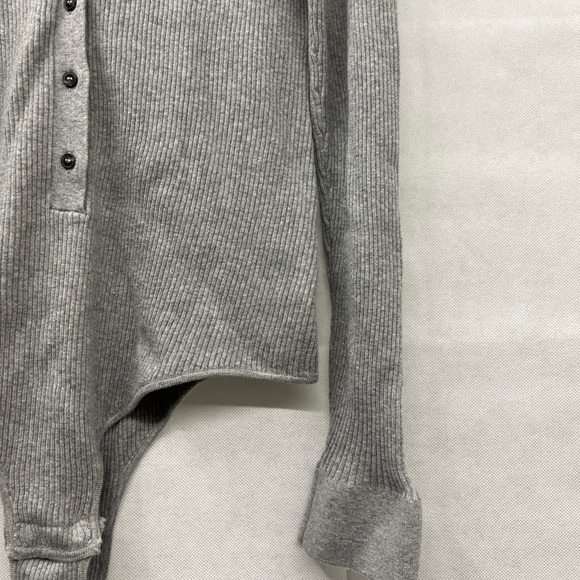 NEW NWT Favorite Daughter Long Sleeve Button Front Bodysuit Grey Moth SZ Large L - Picture 8 of 9